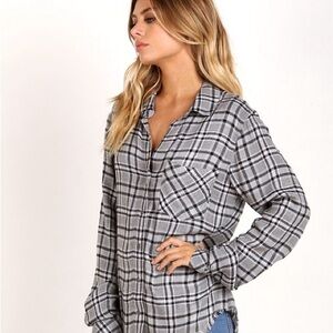 BELLA DAHL Plaid Frayed Hem Long Sleeve Button Down Shirt